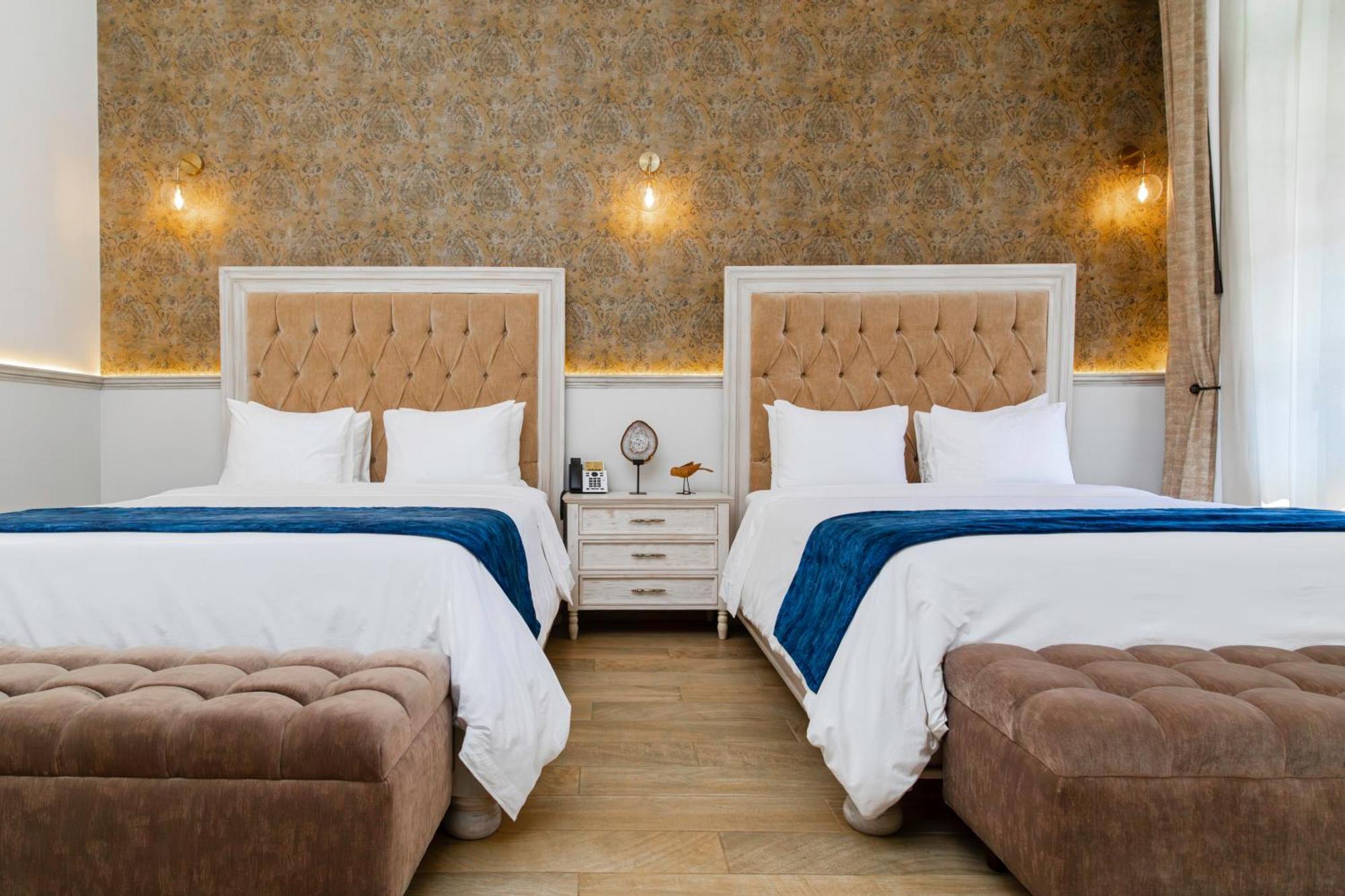 Royalty Boutique 4*