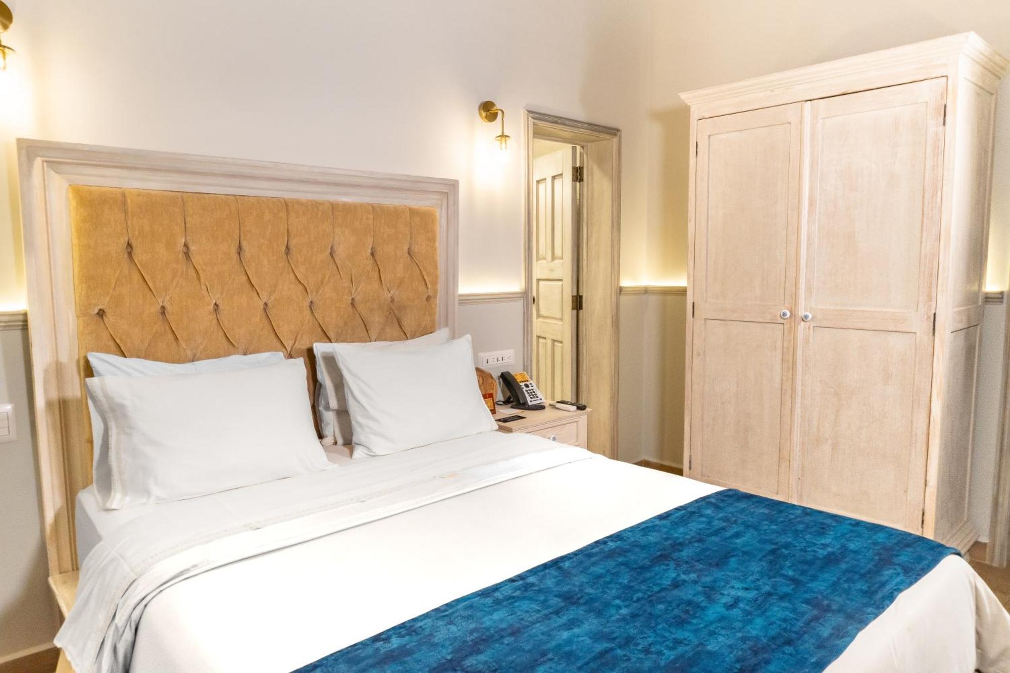 Royalty Boutique 4*